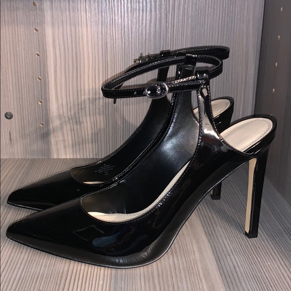Brand new Nine West sexy staple pumps  8.9 / 9